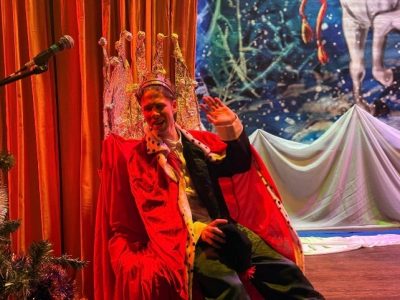 Новогоднее шоу "Цирк Деда Мороза" в Московской школе фокусов 0+