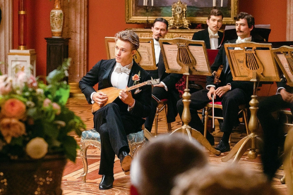 Василий Андреев: Как один музыкант превратил "деревенскую погремушку" в душу русского оркестра