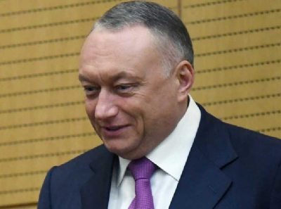 Дмитрий Савельев: Долгая карьера в политике и общественной жизни на фоне скандала