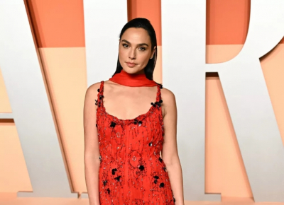 Галь Гадот выгнали из отеля из-за футбольной команды &mdash; подробности инцидента