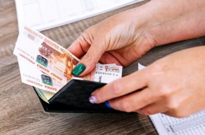 Зарплаты госслужащих вырастут на 7,6% с 1 октября, сообщил депутат Говырин